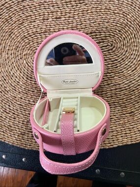 Budd Leather Pink Round Jewelry Case with Mirror